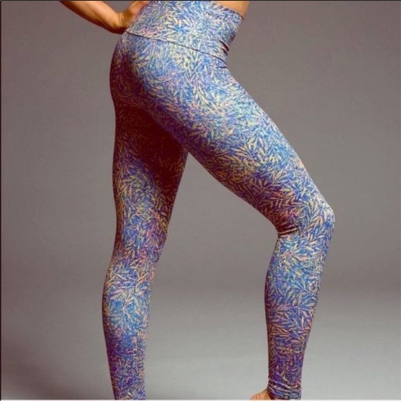 Onzie | Blue Yellow Leaf Print High Waist Leggings